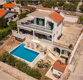 4 Bedroom Villa with Pool near Milna, Brac Island Sleeps 8 
